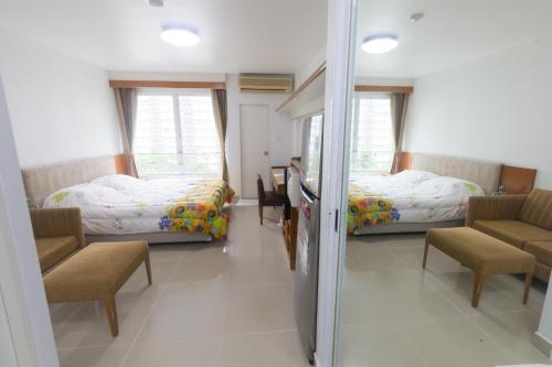 I house Laguna Garden by Ple