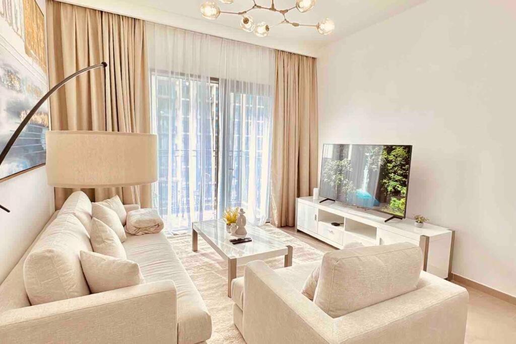Park Heights Deluxe 1bedroom — 4-Star Luxury Hotel in Dubai, United Arab Emirates