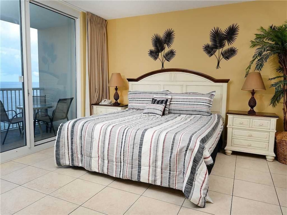 Majestic 1708 West Tower I Studio Condo - photo 6