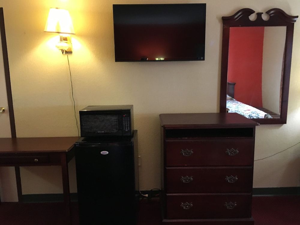 Executive Inn Pine Bluff - photo 9