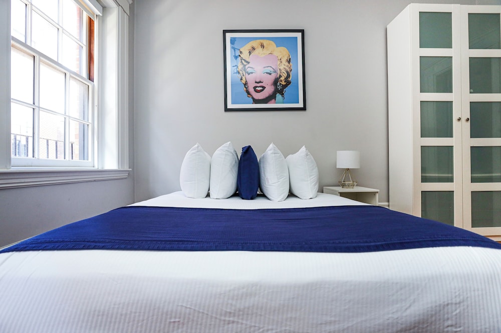 Maverick Suites at 40 Temple St