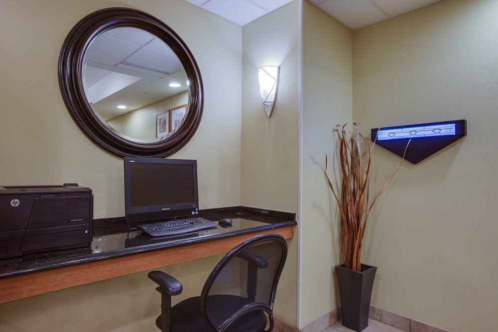 Candlewood Suites Richmond Airport by IHG - photo 82