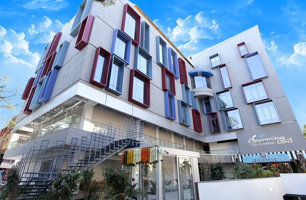 Humming Bird Hotel & Banquet in Anand, India