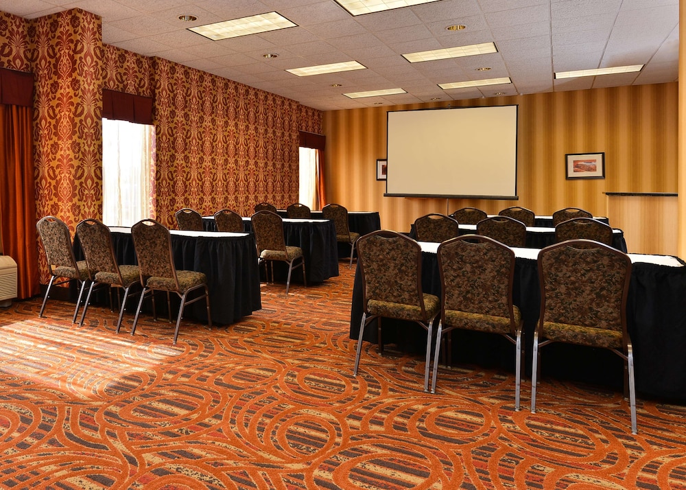 Hampton Inn Chicago Carol Stream - photo 33