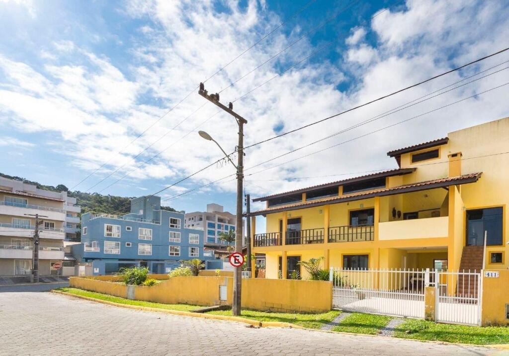 085C Linda Casa de 6 quartos para até 16 pessoas em Bombas Bombinhas SC