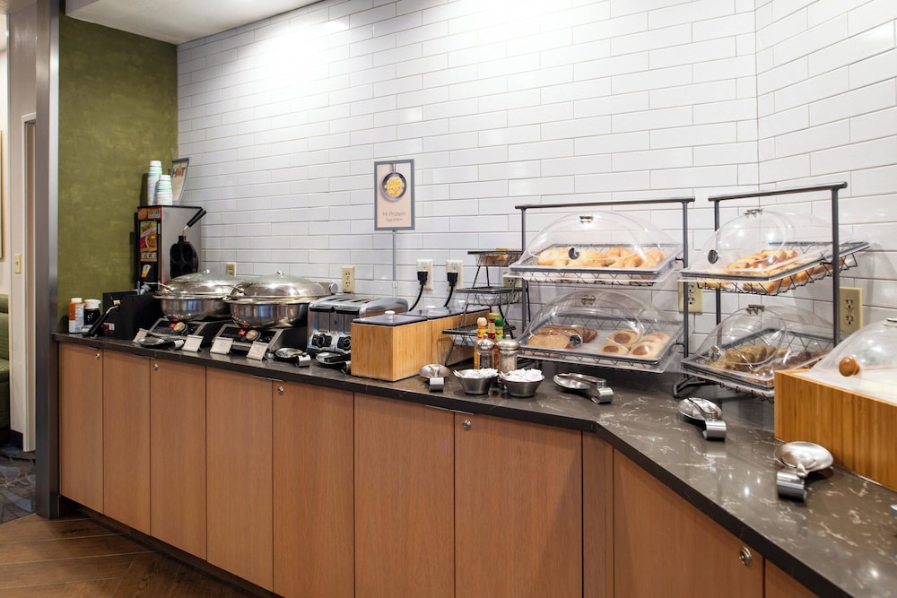 Fairfield Inn & Suites by Marriott Beloit - photo 37