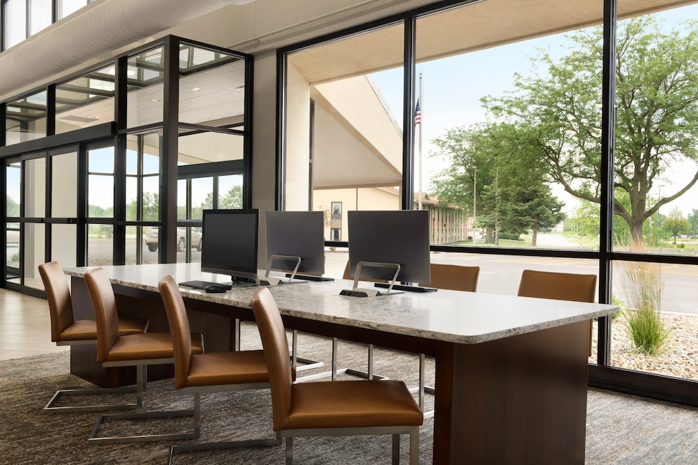 Holiday Inn Bloomington Normal by IHG - photo 17