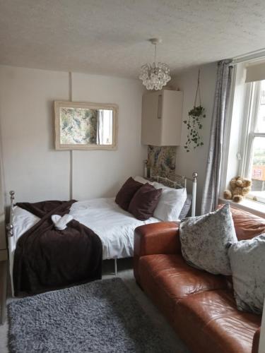Little Dorrit Studio flat Rochester ME1 1XZ — 4-Star Luxury Hotel in Strood, United Kingdom