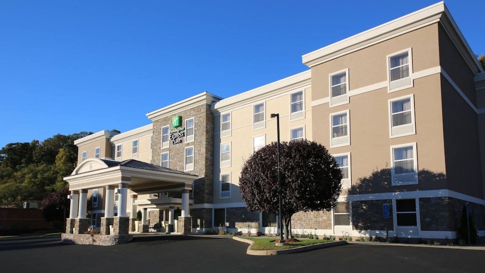 Holiday Inn Express Hotel & Suites Danbury I 84 an IHG Hotel - featured photo