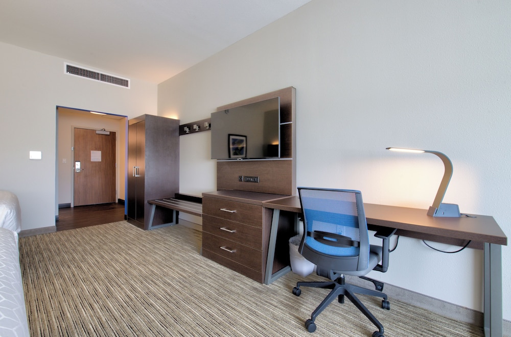 Holiday Inn Express & Suites Onalaska La Crosse Area by IHG - photo 7