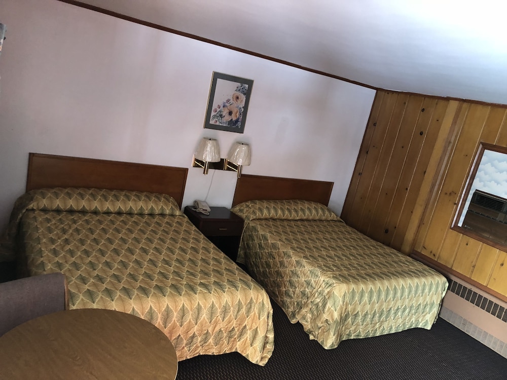 Sun 'N Snow Hotel - photo 35