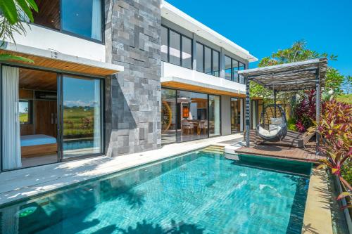 Villa Asri Incredible Tropical 3BR close to Nyanyi beach — 4-Star Luxury Hotel in Bali, Indonesia