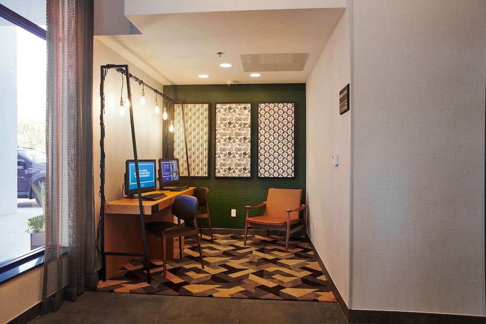 Hampton Inn & Suites Los Angeles Sherman Oaks - photo 59