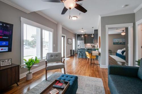 New Nashville Condo with 2 King beds walk to bars — 4-Star Luxury Hotel in Nashville, United States