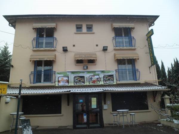 Hotel Les Acacias de Ratabizet in Genas, France