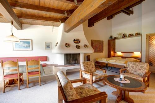 Chesa Munteratsch 2 Zimmerwohnung 302 Typ E — 4-Star Luxury Hotel in Silvaplana, Switzerland