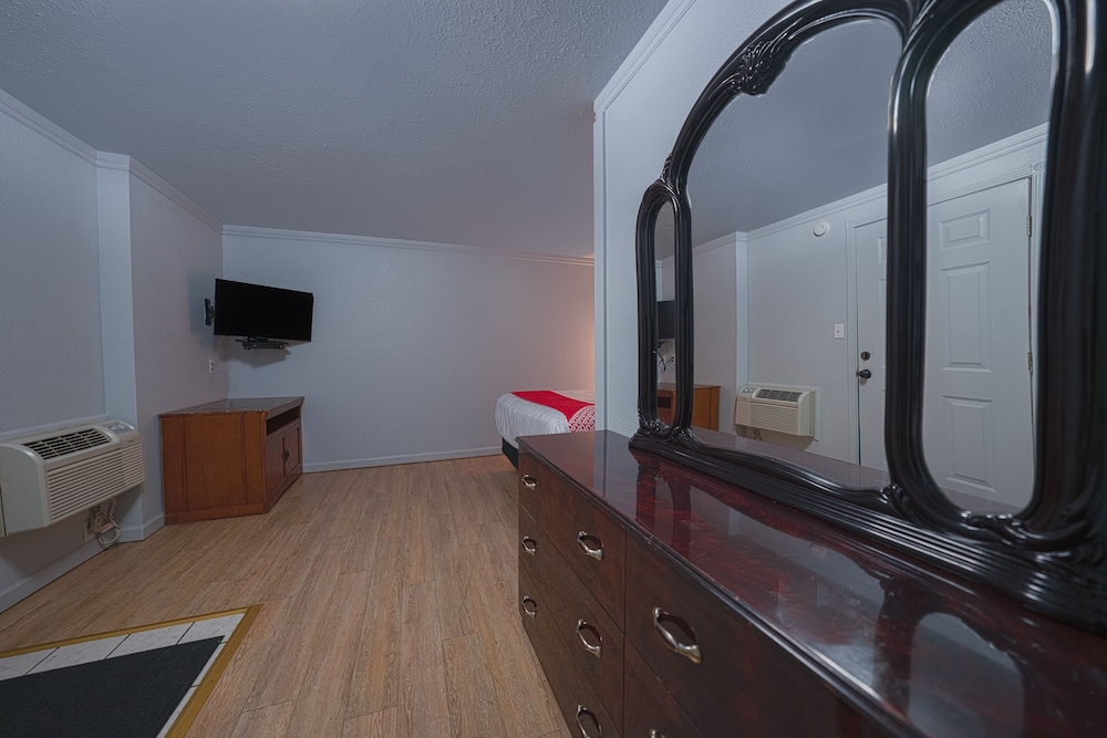 Oyo Hotel Portland Or Near Airport - photo 12