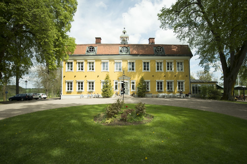 Knistad Herrgård — Skoevde — photo 2