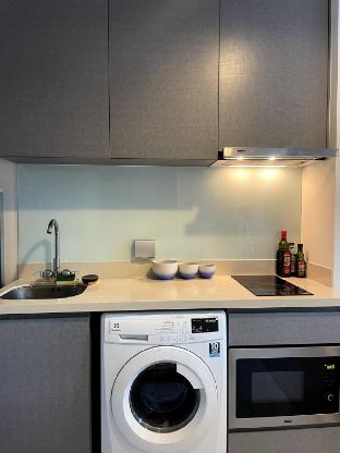 Luxury Art apt Downtown Metro Bangkok Kitchen living room