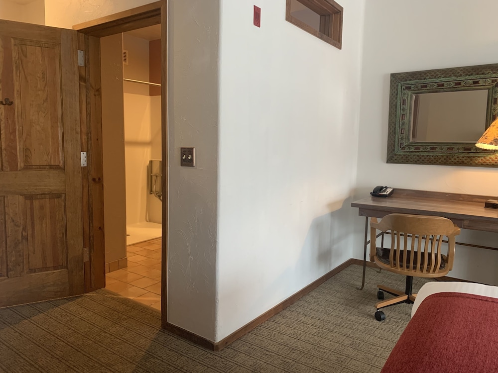 Table Mountain Inn - photo 32