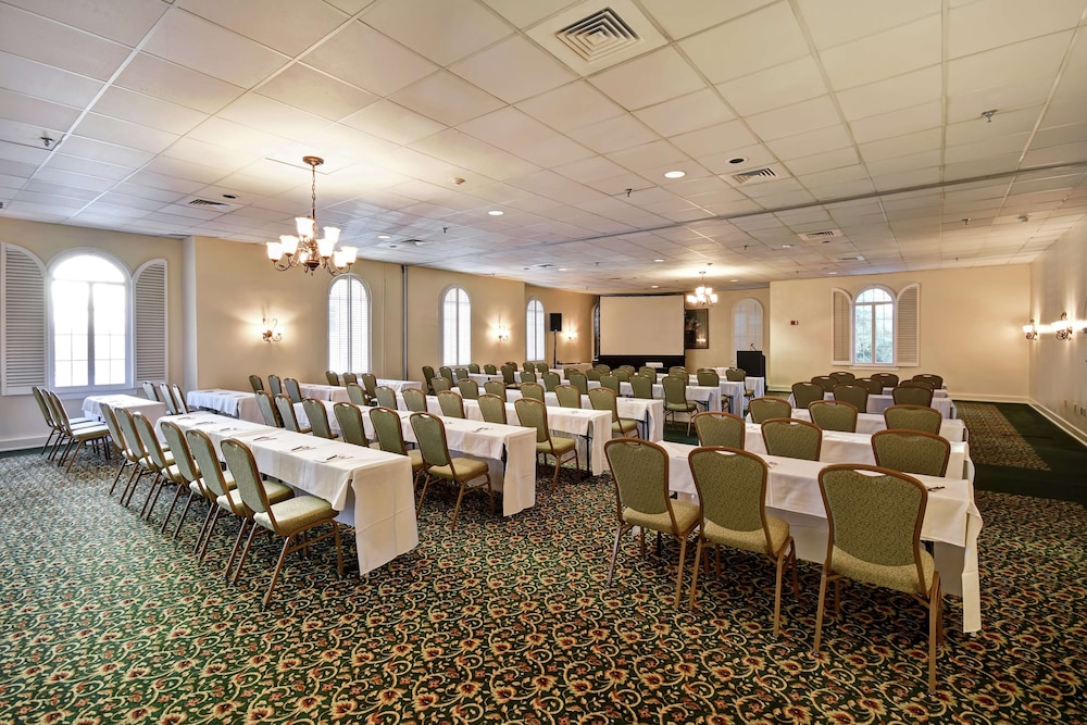 Embassy Suites by Hilton Charleston Historic District - photo 37
