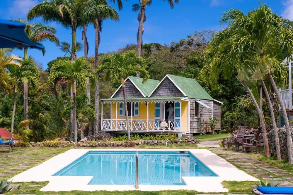 Hermitage Nevis — Charlestown