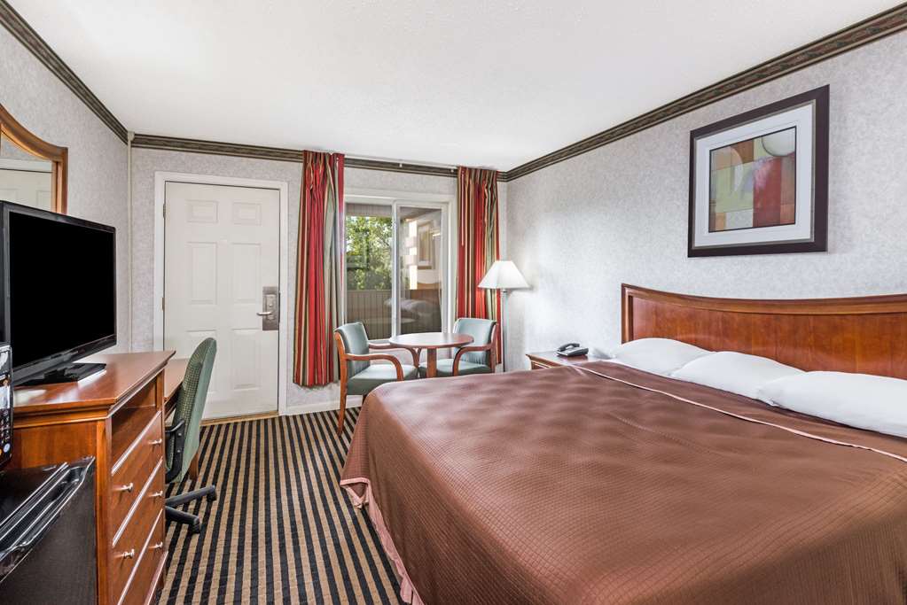 Howard Johnson by Wyndham Hartford South Rocky Hill - photo 8