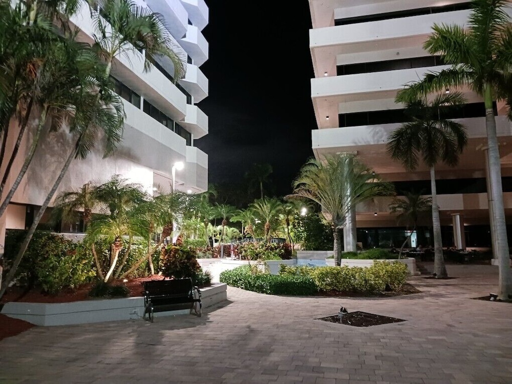 Embassy Suites Boca Raton - photo 51