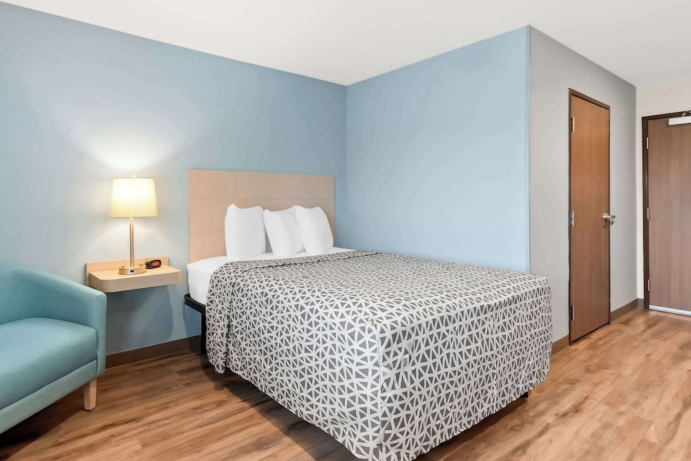 Woodspring Suites Pensacola West - photo 8