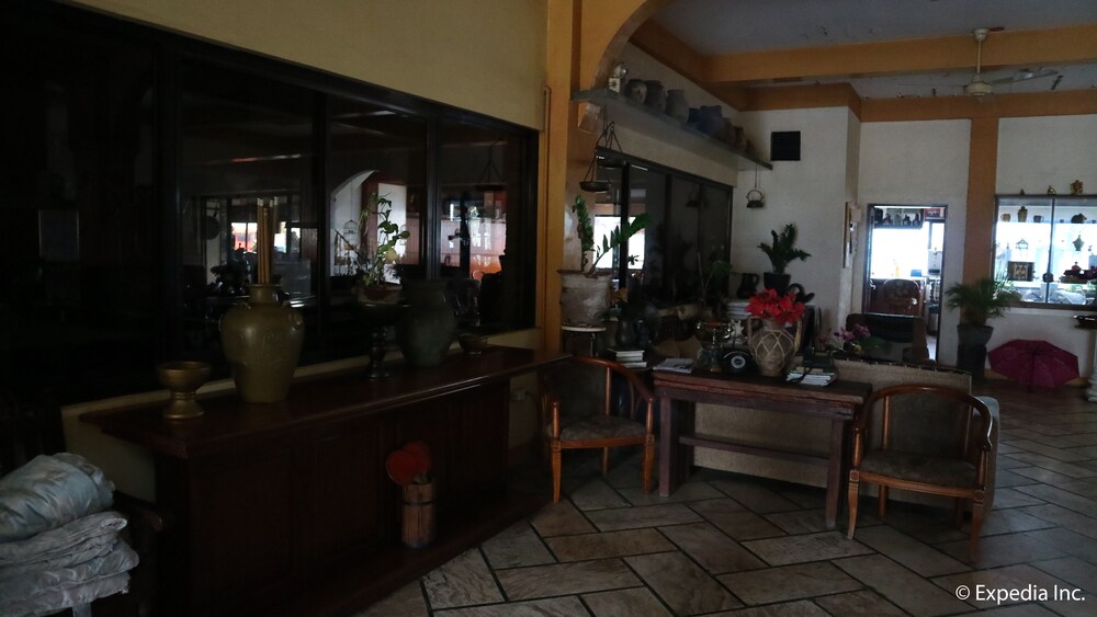 Hotel Marble Inn — Angeles City — photo 2