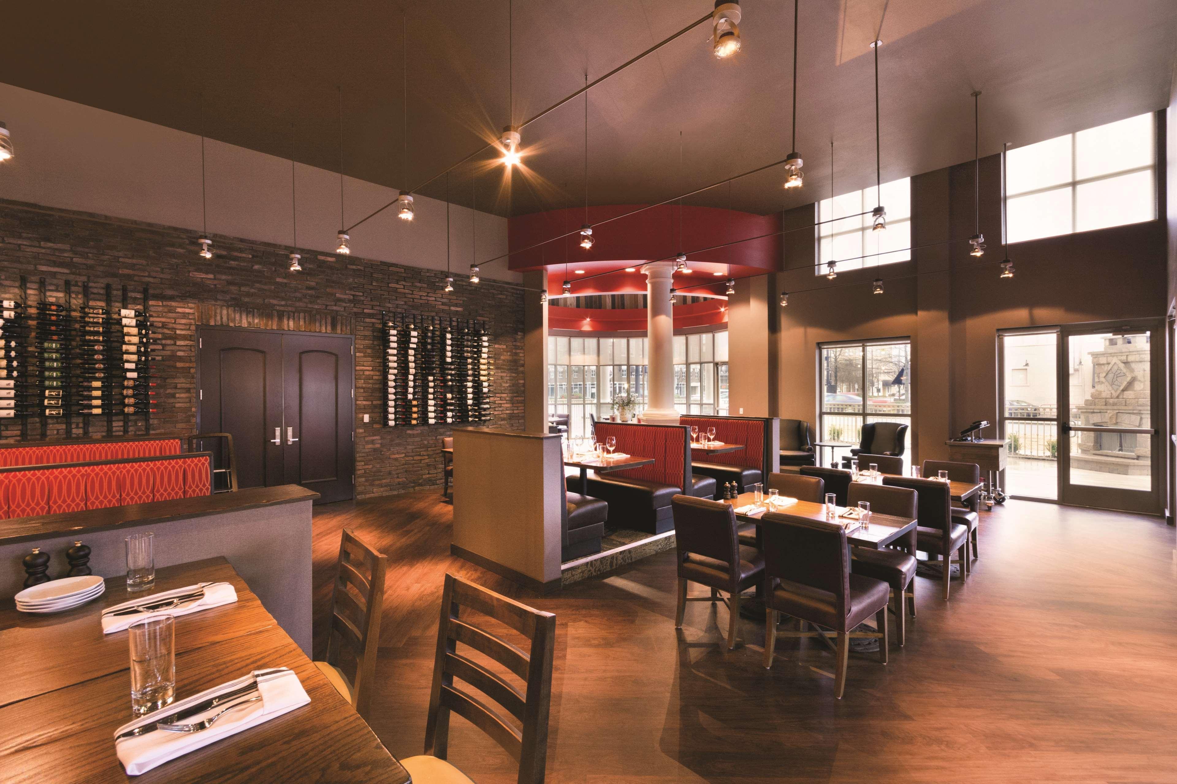 Embassy Suites by Hilton Tuscaloosa Alabama Downtown - photo 22