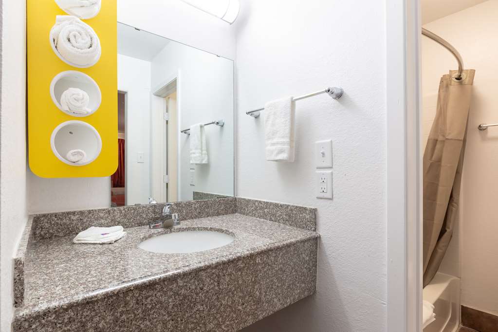 Motel 6 Bryan TX University Area - photo 24