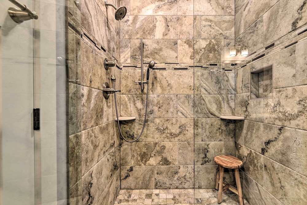 Charming Lake Erie Getaway Walk To Beach — hotel in North East