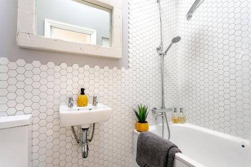 The Bs Hive Modern Stylish 2 Bedroom House in Harrogate Centre