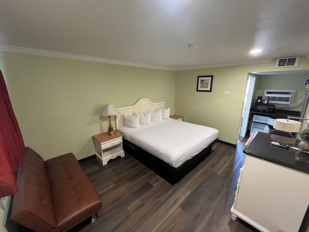 American Inn Grover Beach - photo 15