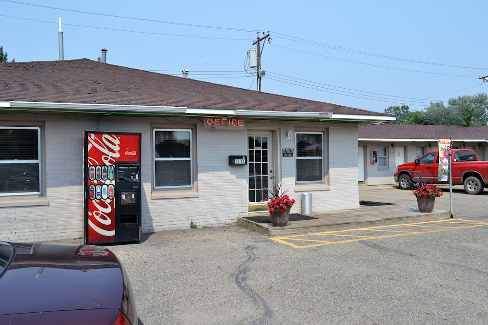 Innkeeper Motel - photo 71