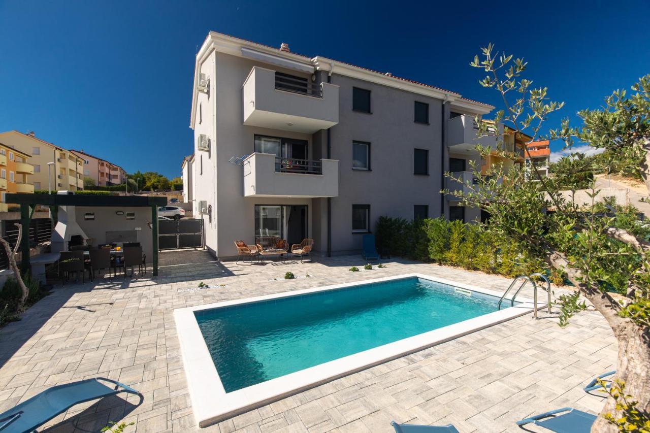 Apartment Patrick with Private Pool — 4-Star Luxury Hotel in Dobrinj, Croatia