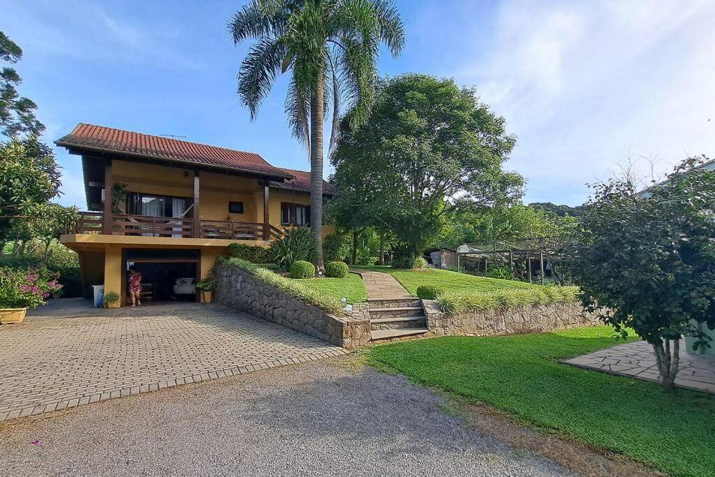 Casa Caminhos de Pedra localizada ao lado da Casa da Ovelha — 4-Star Luxury Hotel in Bento Goncalves, Brasil