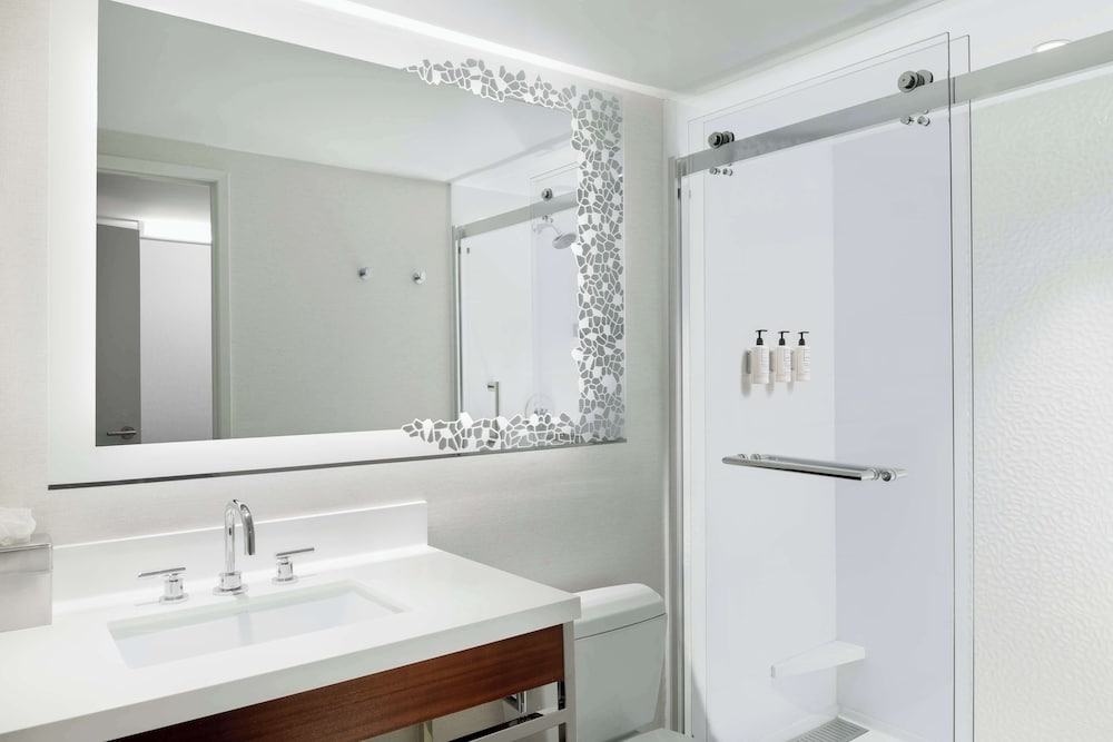 DoubleTree Suites by Hilton Phoenix - photo 28