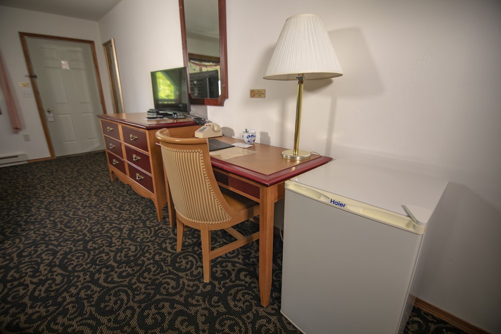 Coachlite Inn - photo 11