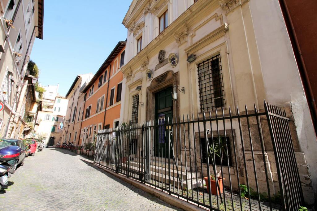 Charm & Design in Gourmet District — 4-Star Luxury Hotel in Rome, Italy