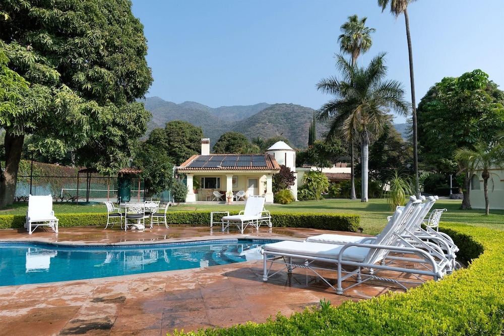 Casita Del Lago Beautiful Lakefront Property One Step Away From The Melacon in Chapala, Mexico