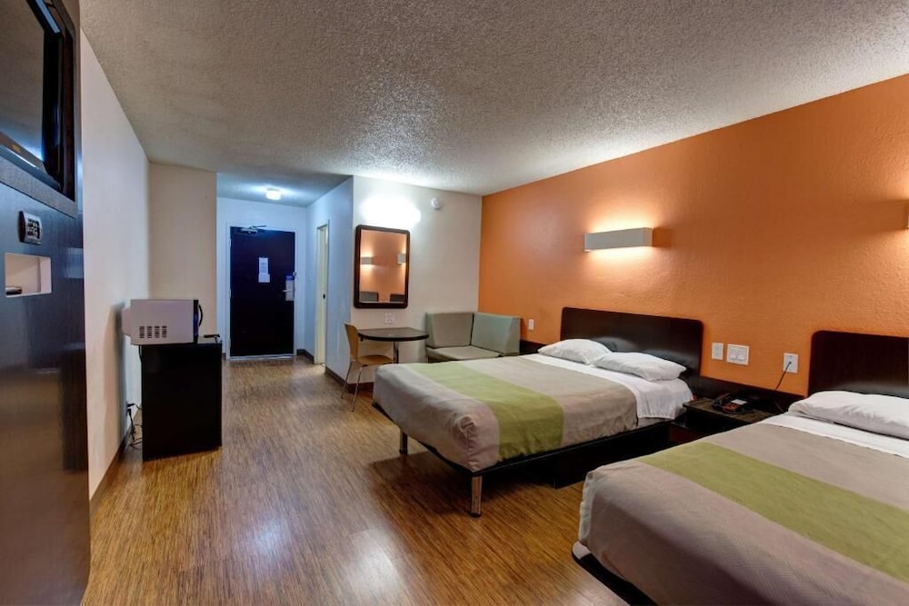 Executive Inn & Suites Hobby - photo 6