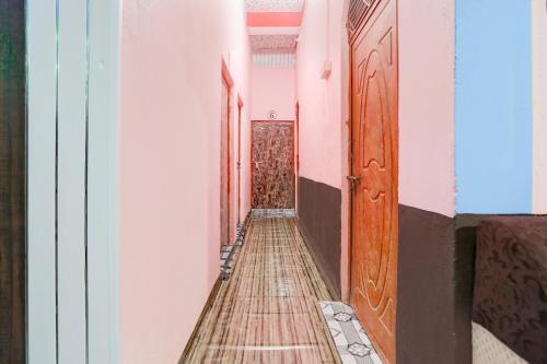 SPOT ON The Silver Hotel & Restaurant — 4-Star Luxury Hotel in Varanasi, India