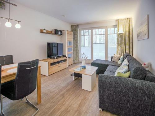 Dünenpark Binz Komfortplus Ferienwohnung mit 1 Schlafzimmer und Terrasse im Erdgeschoss 043 — 4-Star Luxury Hotel in Ostseebad Binz, Germany