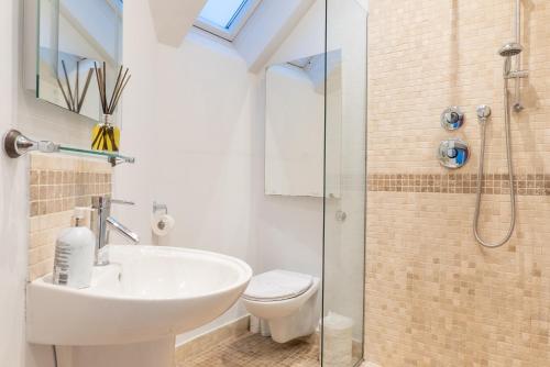 The Old Coach House luxury Harrogate Home Detached Quite Stylish whole house short walk from the Conference town centre