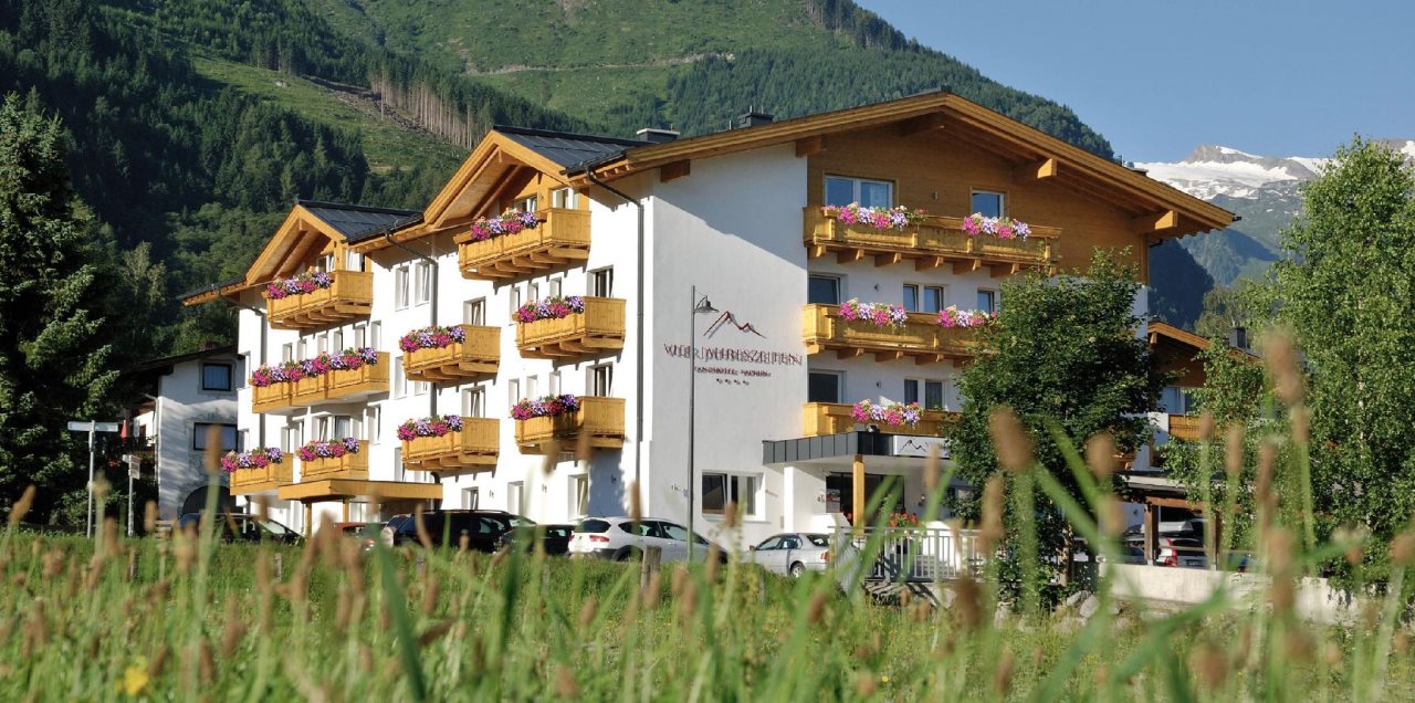 Hotel Vier Jahreszeiten — hotel in Kaprun