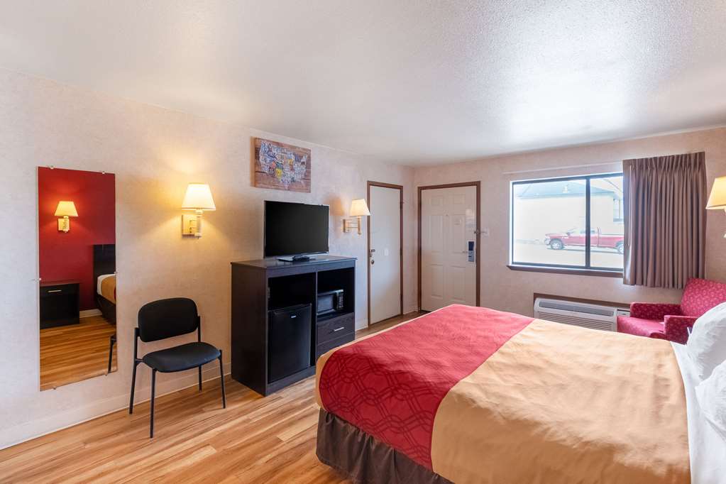 Econo Lodge Fredericksburg - photo 17