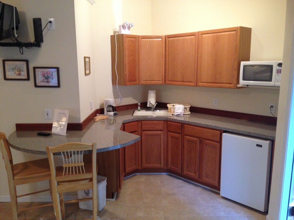 Willowbrook Inn - photo 10