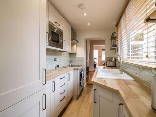 Minster Cottage Cathedral Quarter with Free Parking — 4-Star Luxury Hotel in Lincoln, United Kingdom